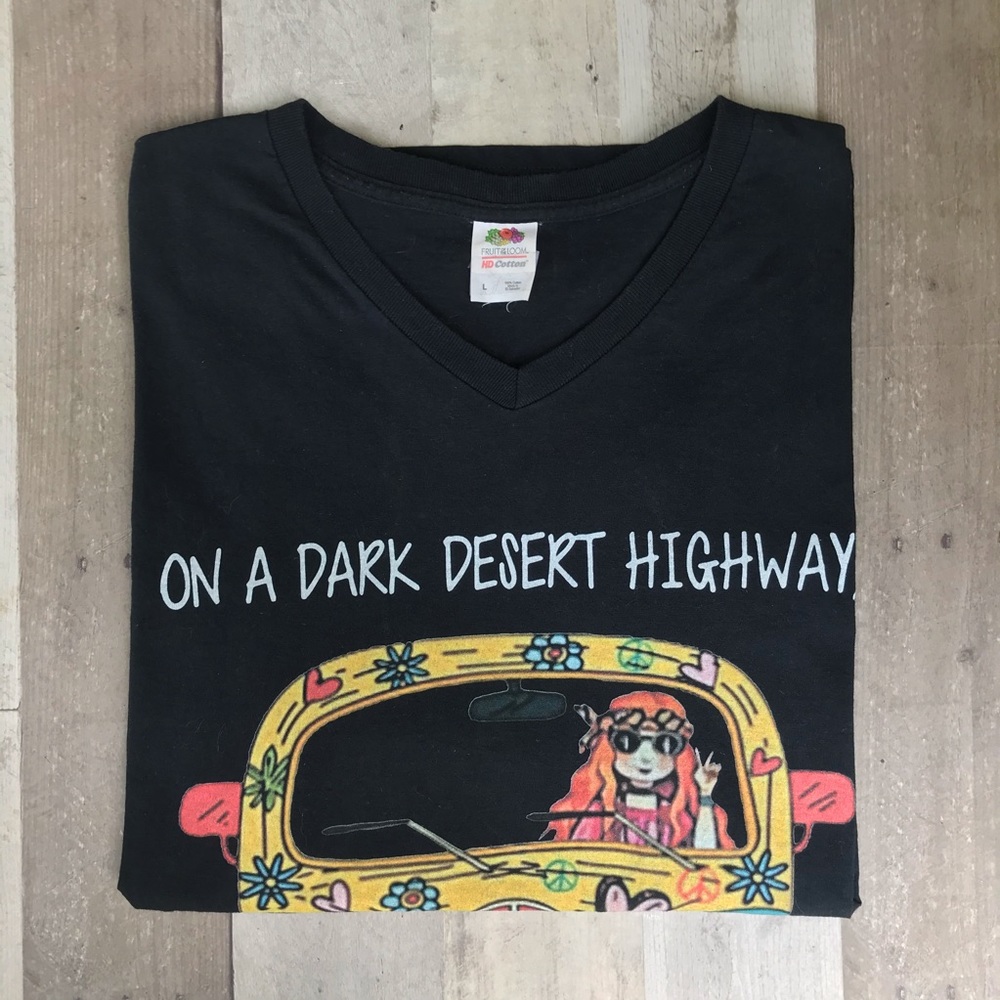 Hippie Chic T-Shirt Black with Graphic Size Lg